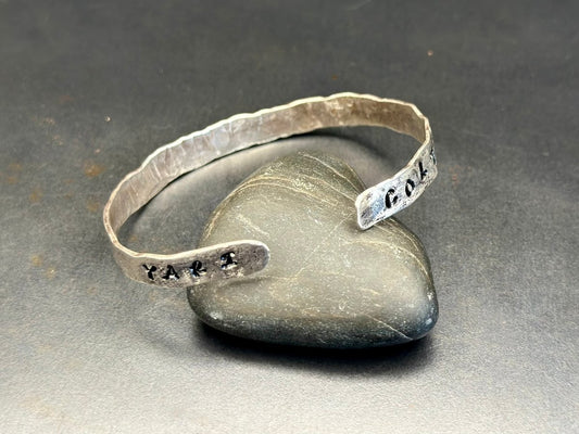 Armreif Silber personalisierbar Peace Symbol mit Namen - Schmuck