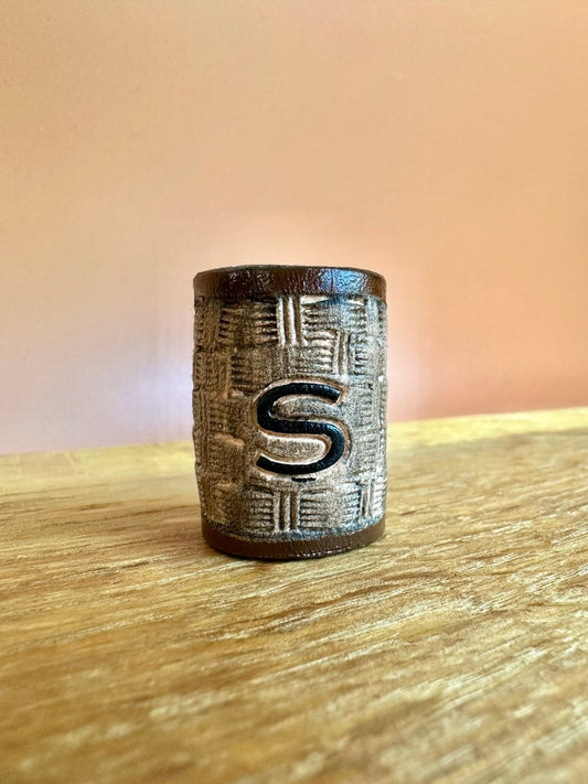 Bandana Slide Buchstabe Leder -