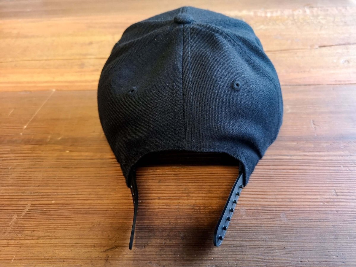 Cap mit Adler aus Leder und Stickerei, unisex - Cap
