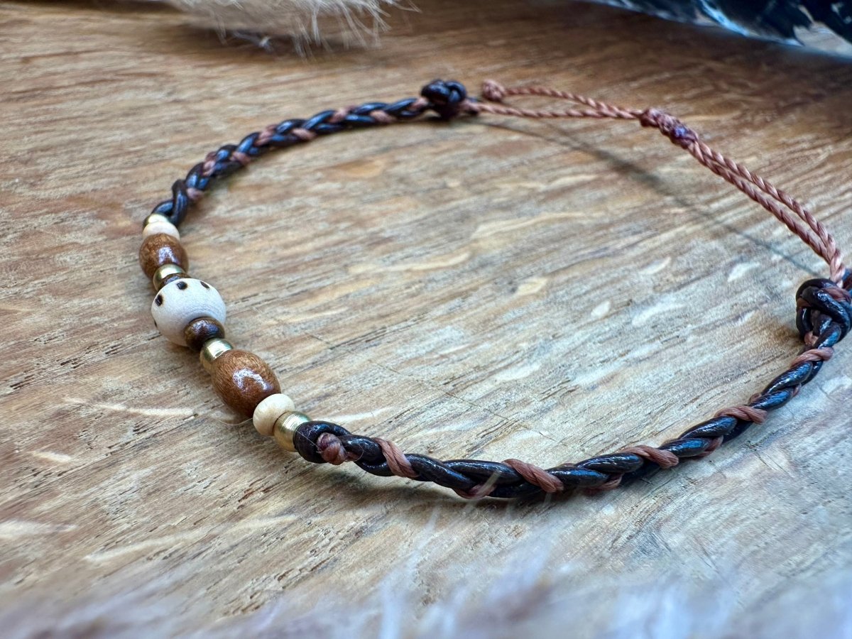Geflochtenes Lederarmband Holzperlen - Armbänder