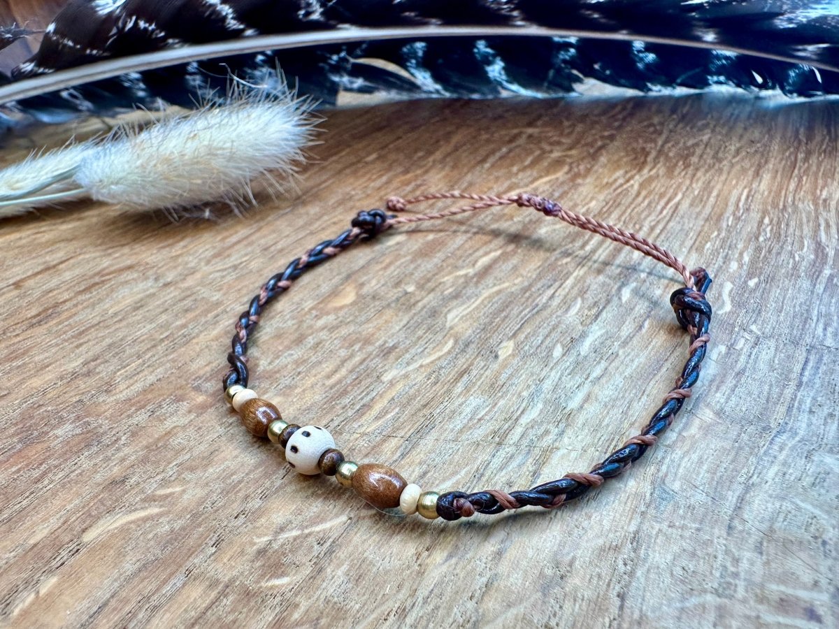 Geflochtenes Lederarmband Holzperlen - Armbänder