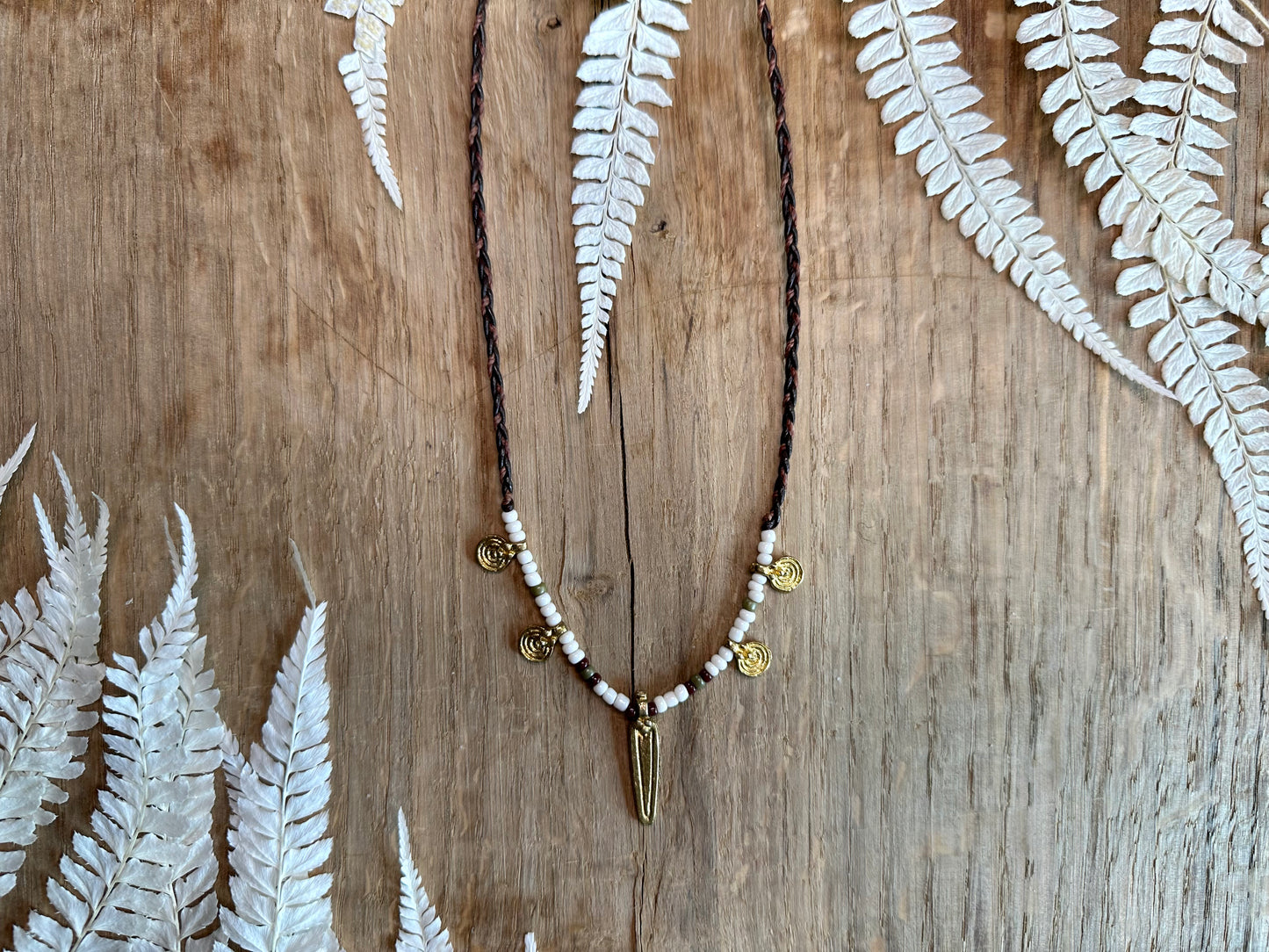 verspielte Boho Kette "Luna" mit Messinganhängern, Ethno Chic - Halsketten