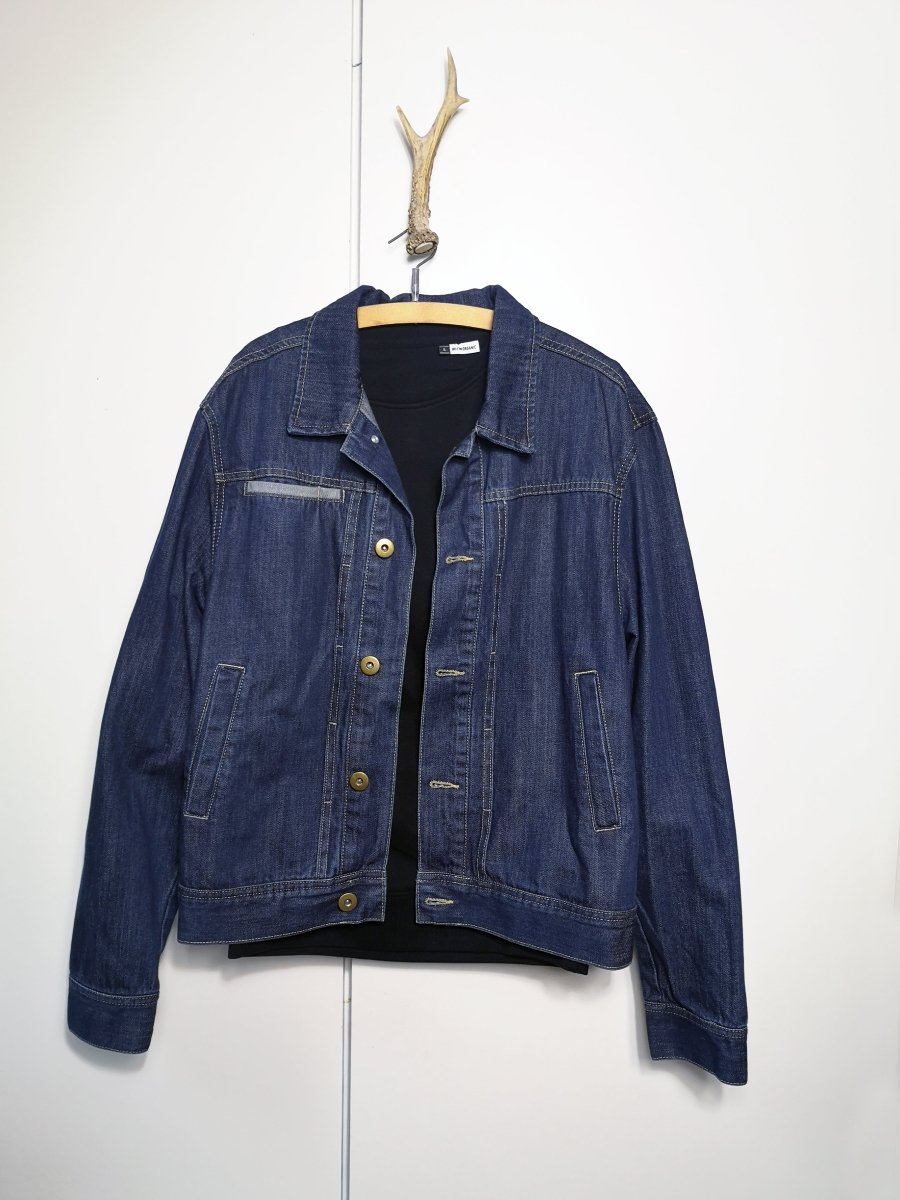 Individualisierte Jeansjacke "Reality is wrong" (Gr.M) -