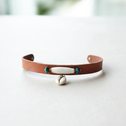 Leder Chocker mit Muschel und echtem Türkis, Western Stil modern.