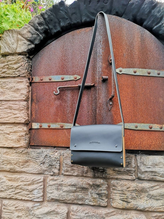 LEDERHANDTASCHE MIT ROSENHOLZ - Handtasche