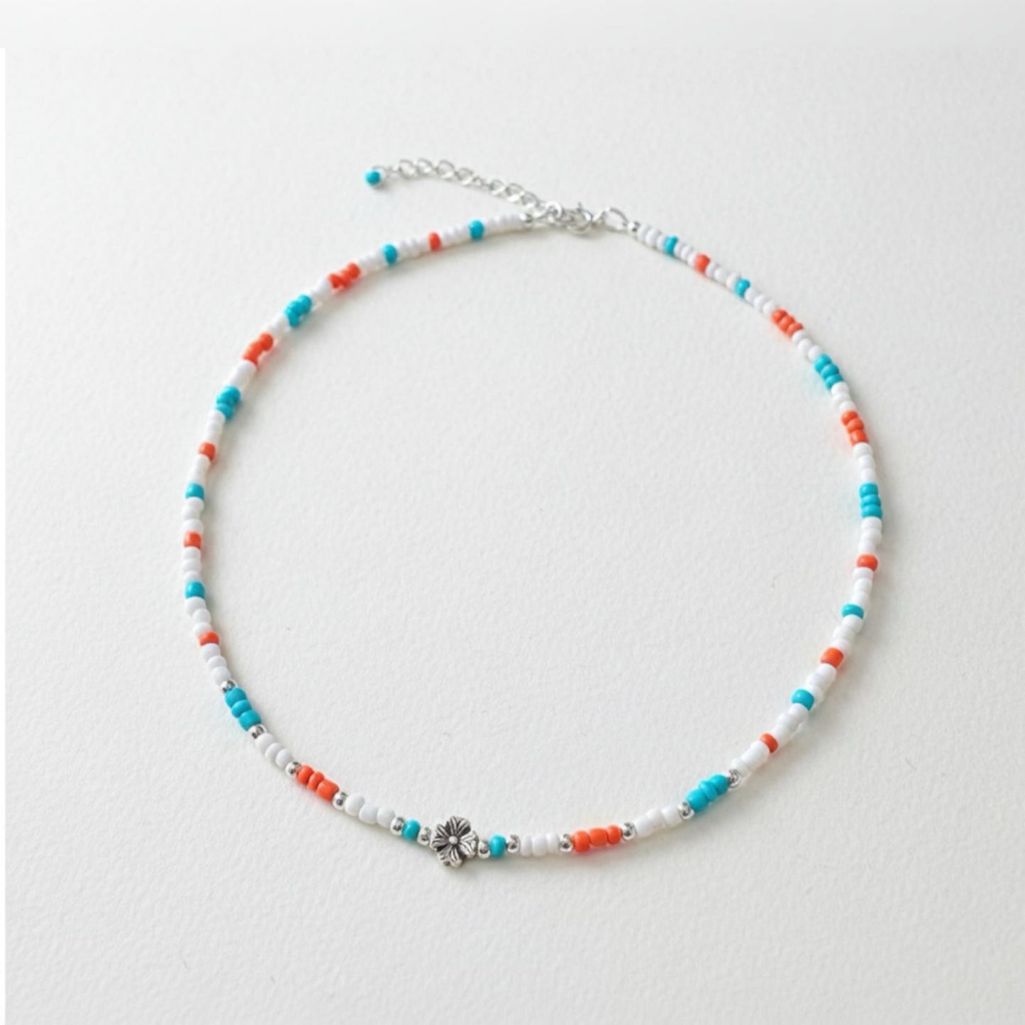 Layering Halskette mit Blumenperle, Türkis, Orange & Weiß Perlen, 925er Silber