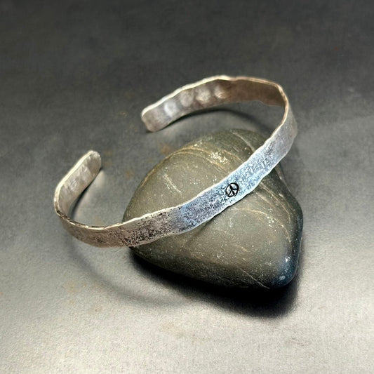 Armreif Silber Personalisierbar, Peace Symbol – Milo - Schmuck
