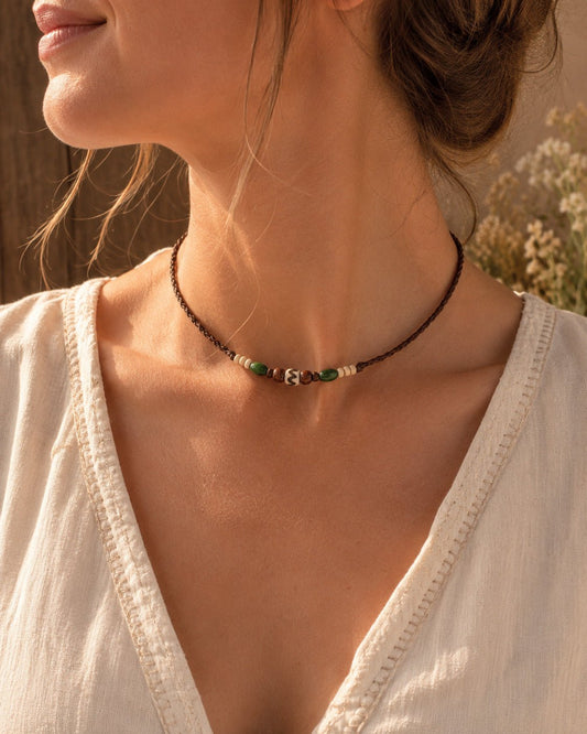 Choker Kette mit kleinen Holzperlen, verstellbar – Naturschmuck von Spitzstock