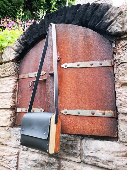 Handgefertigte Leder-Holz-Tasche „Black Rosewood“ – Exklusive Unikat-Handtasche aus Rindslede - Handtasche