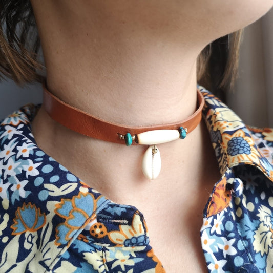 Lederkette mit Türkis, Halsband, Lederchoker Muschelanhänger - 