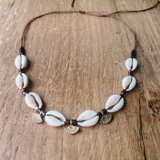 Muschel Choker Kette, Holz - /Messinganhänger, Surfer, Boho - Ketten