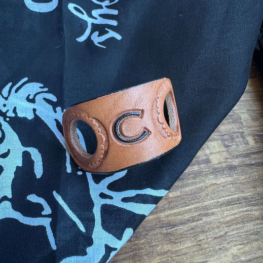 Personalisierbarer Tuchring aus Leder -