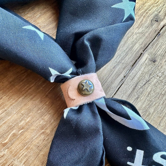 Tuchring Leder Muster und Niete - Bandana